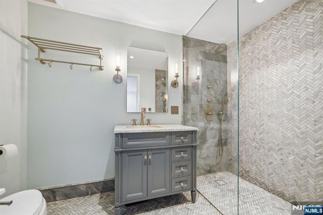 42 Hillside Avenue, Upper Saddle River, NJ 07458