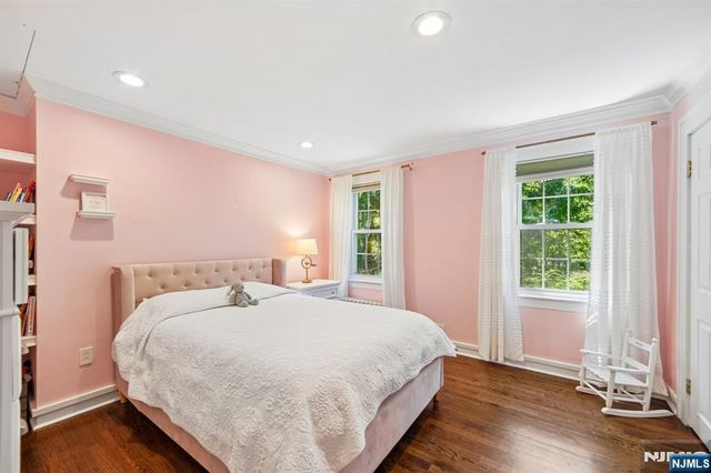 42 Hillside Avenue, Upper Saddle River, NJ 07458