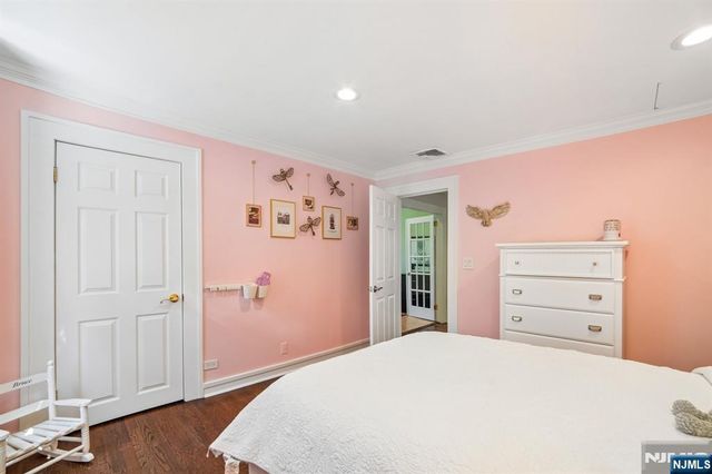 42 Hillside Avenue, Upper Saddle River, NJ 07458