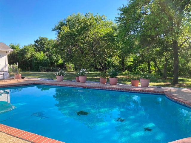 142 Hickory Valley Lane, Waco, TX 76705