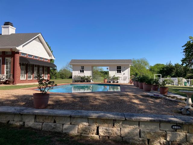 142 Hickory Valley Lane, Waco, TX 76705