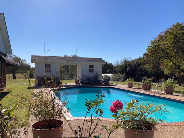 142 Hickory Valley Lane, Waco, TX 76705