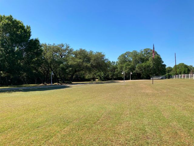 142 Hickory Valley Lane, Waco, TX 76705