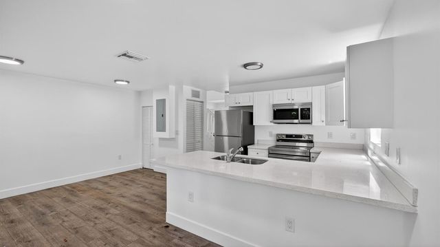2902 NW 44th Street, Miami, FL 33142