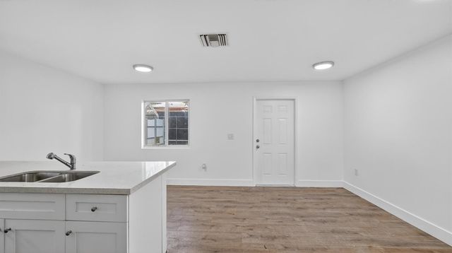 2902 NW 44th Street, Miami, FL 33142
