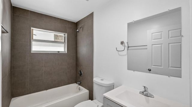 2902 NW 44th Street, Miami, FL 33142