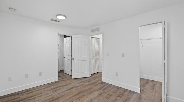 2902 NW 44th Street, Miami, FL 33142