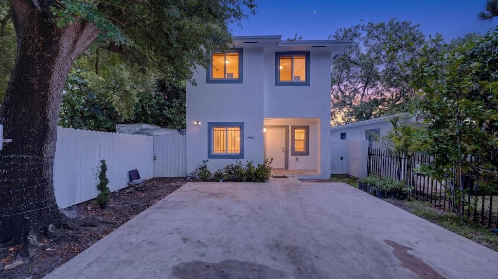 2902 NW 44th Street, Miami, FL 33142