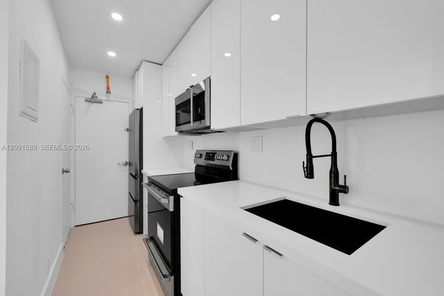 1000 West Avenue 301, Miami Beach, FL 33139