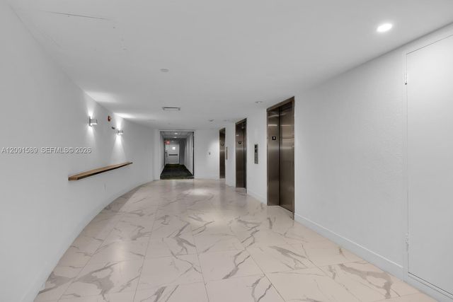 1000 West Avenue 301, Miami Beach, FL 33139