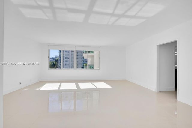1000 West Avenue 301, Miami Beach, FL 33139