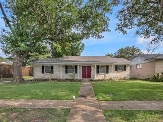 2400 Candleberry Drive, Mesquite, TX 75149