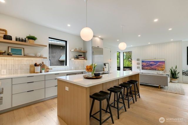 7421 Bagley Avenue N, Seattle, WA 98103