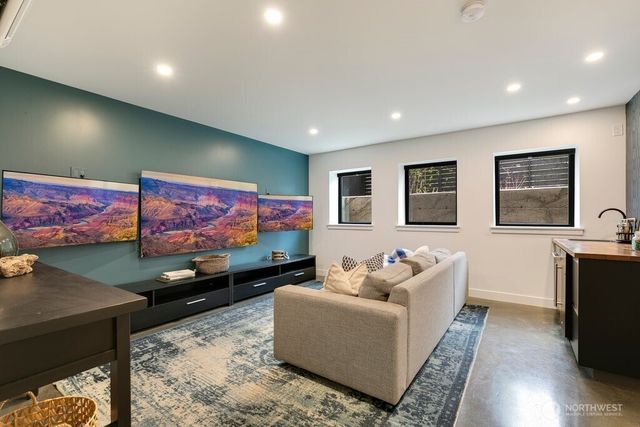 7421 Bagley Avenue N, Seattle, WA 98103