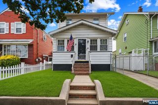 7 Laurel Place, East Rutherford, NJ 07073