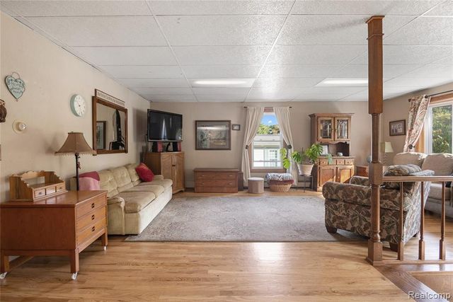 15116 Charluene Drive, Fenton, MI 48430