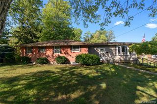 15116 Charluene Drive, Fenton, MI 48430