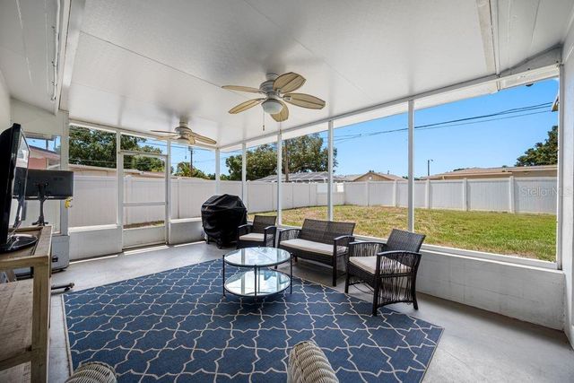 6752 31ST TERRACE N, St Petersburg, FL 33710