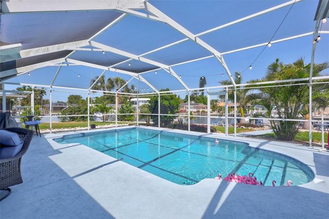 563 LEWIS BOULEVARD SE, St Petersburg, FL 33705