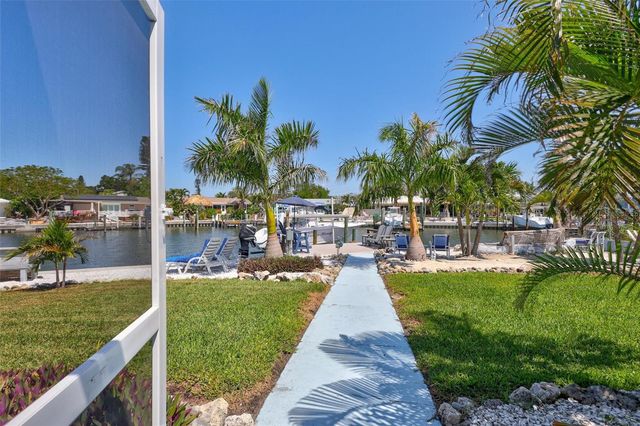 563 LEWIS BOULEVARD SE, St Petersburg, FL 33705