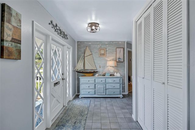 563 LEWIS BOULEVARD SE, St Petersburg, FL 33705