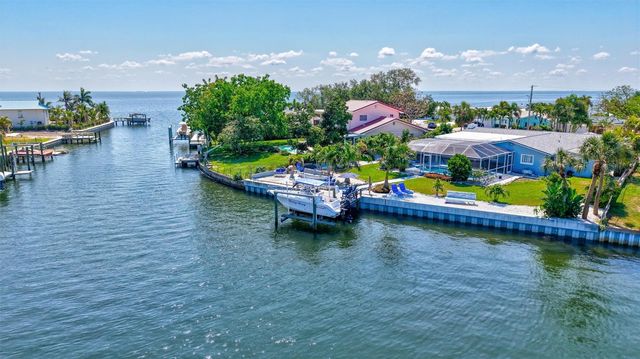 563 LEWIS BOULEVARD SE, St Petersburg, FL 33705