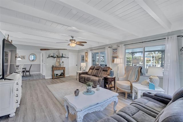 563 LEWIS BOULEVARD SE, St Petersburg, FL 33705