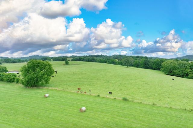 7 Deshea Creek Rd, Gallatin, TN 37066