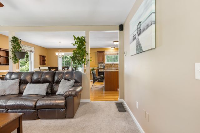 33 Cider Street, Epping, NH 03042