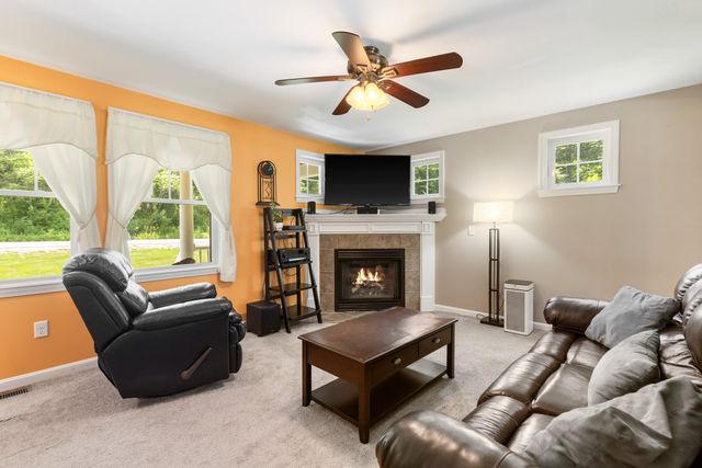 33 Cider Street, Epping, NH 03042
