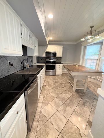21 Brewster Court, Allen, TX 75002