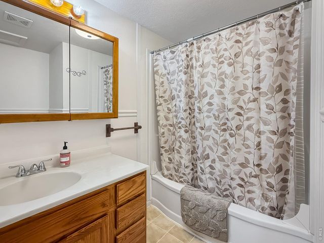 525 Cleveland St, Sterling, CO 80751