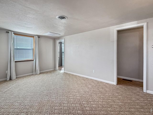 525 Cleveland St, Sterling, CO 80751