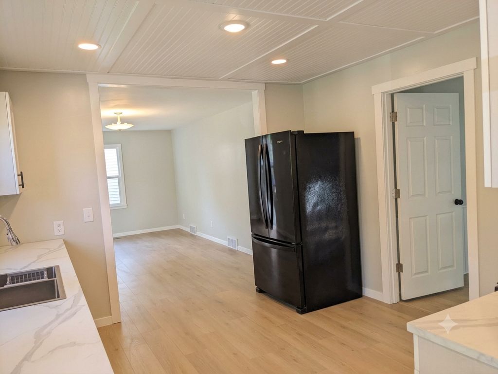 124 N 3rd Street, Le Sueur, MN 56058 — photo 4