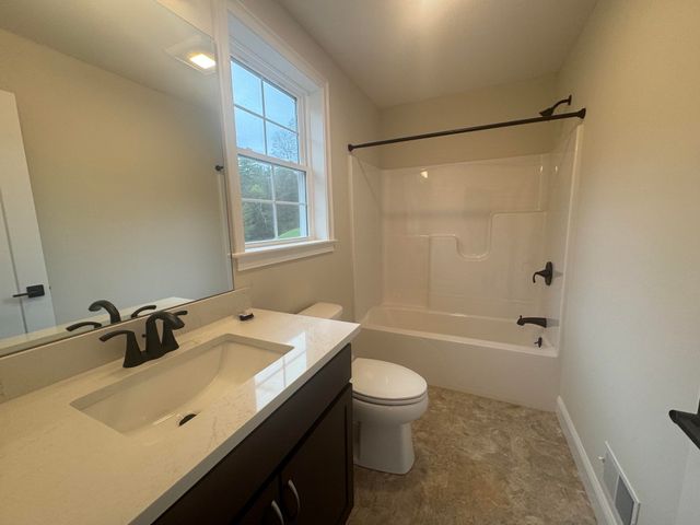 87 Kearsarge Lane, Tilton, NH 03276