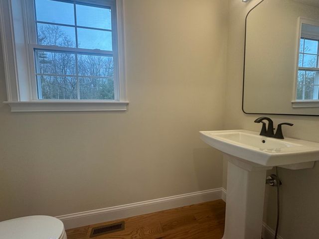 87 Kearsarge Lane, Tilton, NH 03276