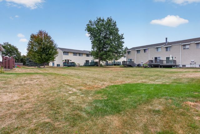 456 Dorland Court S, Maplewood, MN 55119