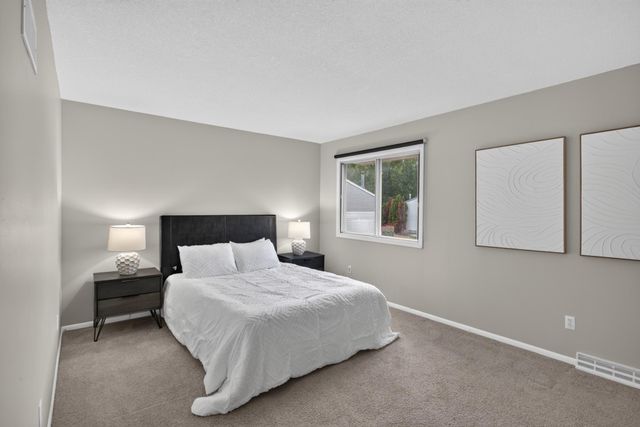 456 Dorland Court S, Maplewood, MN 55119