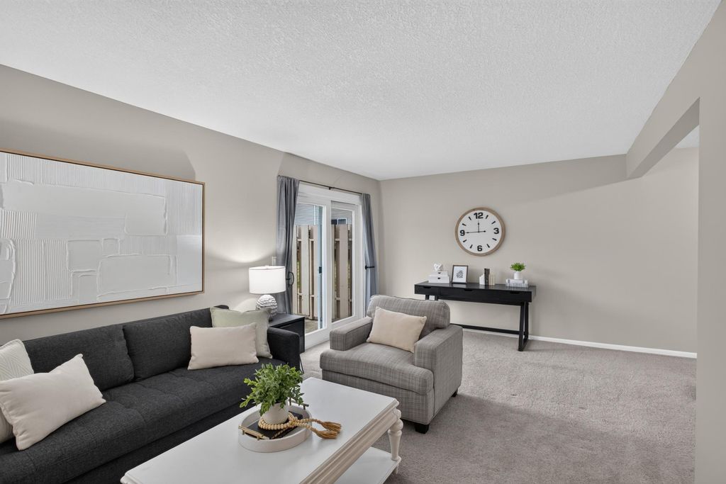 456 Dorland Court S, Maplewood, MN 55119 — photo 2