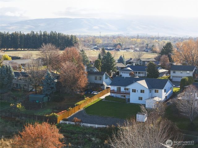 340 SE Highland Park Drive, College Place, WA 99324