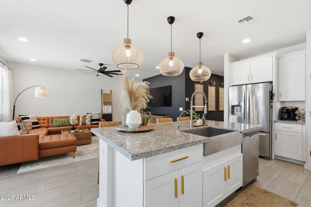 4548 W SWEETBUSH Way, San Tan Valley, AZ 85144