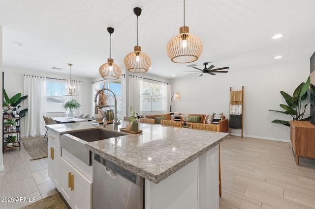 4548 W SWEETBUSH Way, San Tan Valley, AZ 85144