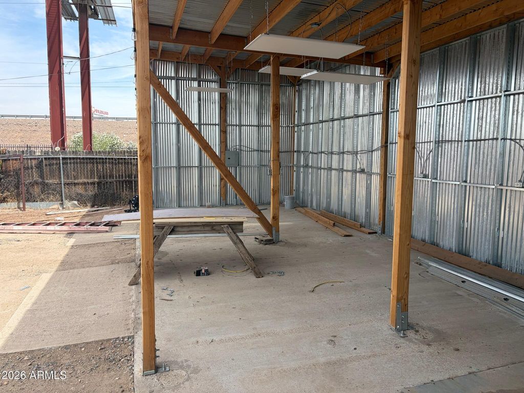 Image 12 of property listing at 2045 S 6TH Avenue, Phoenix, AZ 85003