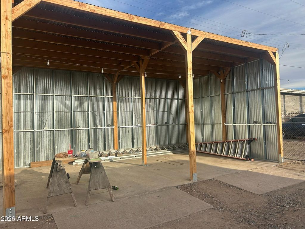 Image 9 of property listing at 2045 S 6TH Avenue, Phoenix, AZ 85003