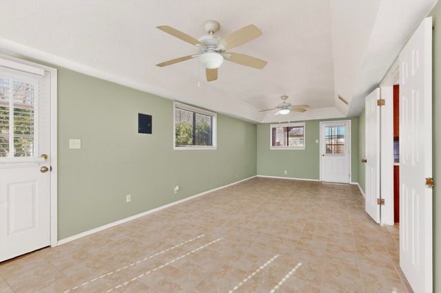 2705 Mountain Road NW, Albuquerque, NM 87104