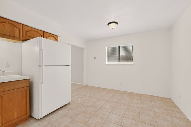 2705 Mountain Road NW, Albuquerque, NM 87104