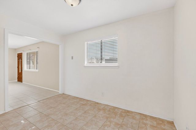 2705 Mountain Road NW, Albuquerque, NM 87104