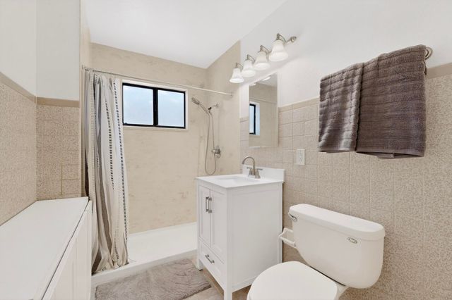 2705 Mountain Road NW, Albuquerque, NM 87104