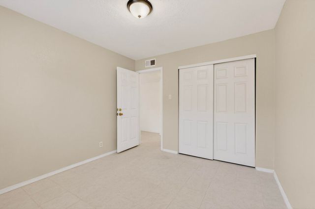 2705 Mountain Road NW, Albuquerque, NM 87104