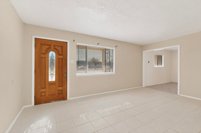 2705 Mountain Road NW, Albuquerque, NM 87104